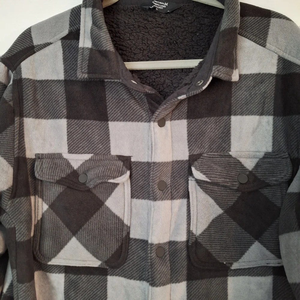 Men's Classic Checkered Shirt Jacket - Picture 3 of 9